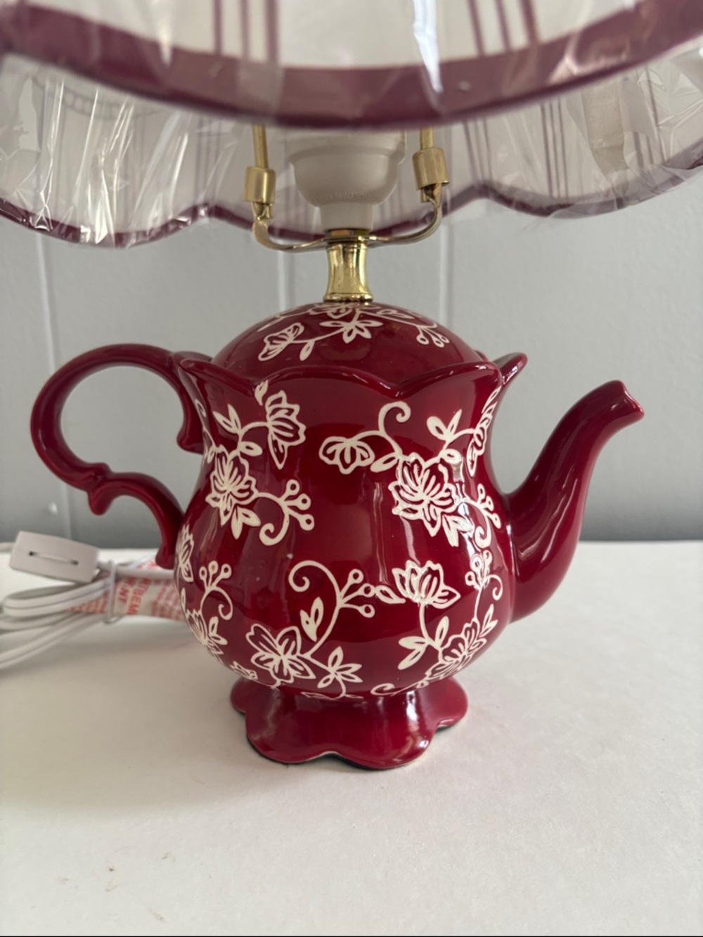 Temp-Tations Cranberry Teapot Lamp with matching shade.Very Rare! - Picture 3 of 9